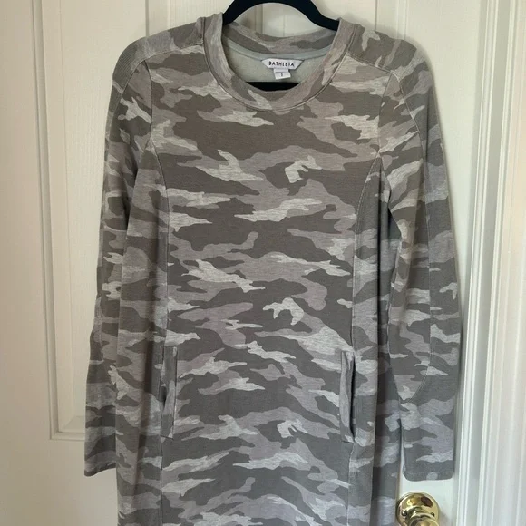 Athleta Camo Balance Dress Size Small Petite - Picture 3 of 12